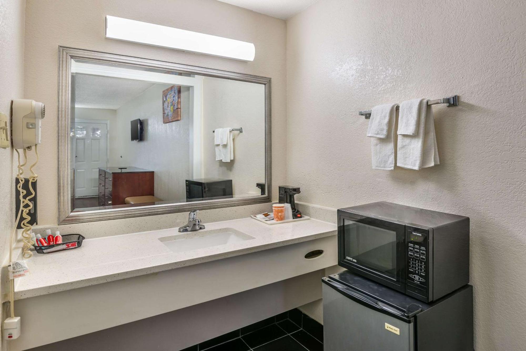 Econo Lodge Richmond-North Chesterfield Eksteriør bilde